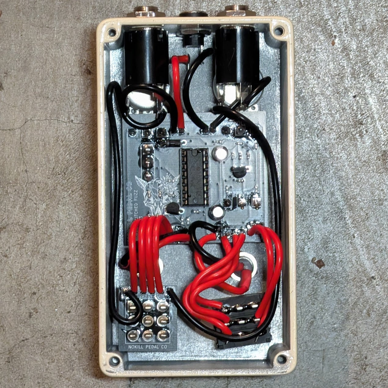 glitch pedal Borzoi Glitch Fuzz – NOKILL Pedal CO